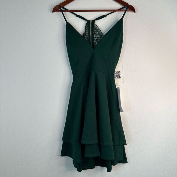 Emerald Sundae Forest Green Tiered Mini Dress Womens Small Lace Open Back NWT - Picture 1 of 10